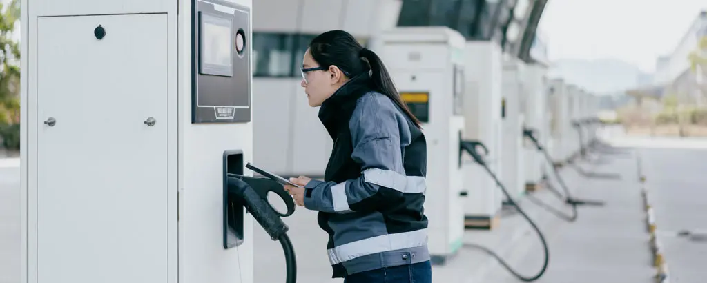 EV commercial charger maintenance